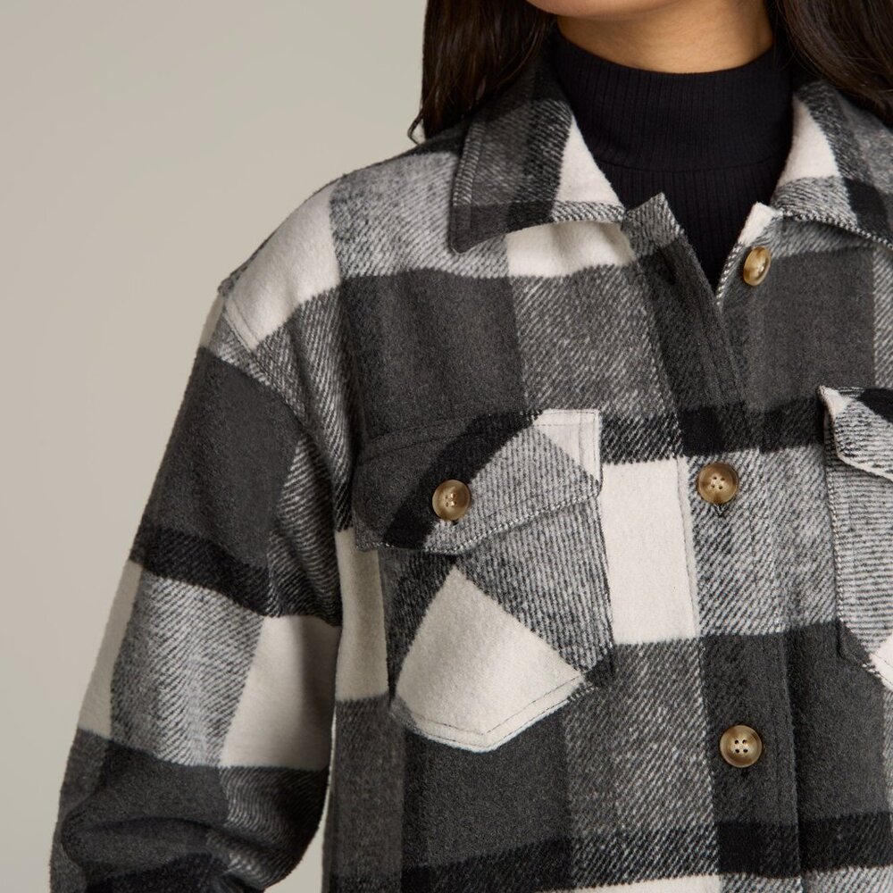 American Tall Flannel Women's Tall Shacket in Grey and Black Plaid Size L Tall - Picture 2 of 3